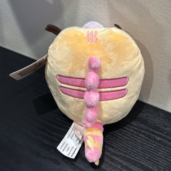 Pusheen Yellow Plush with Cookie - Picture 4 of 6